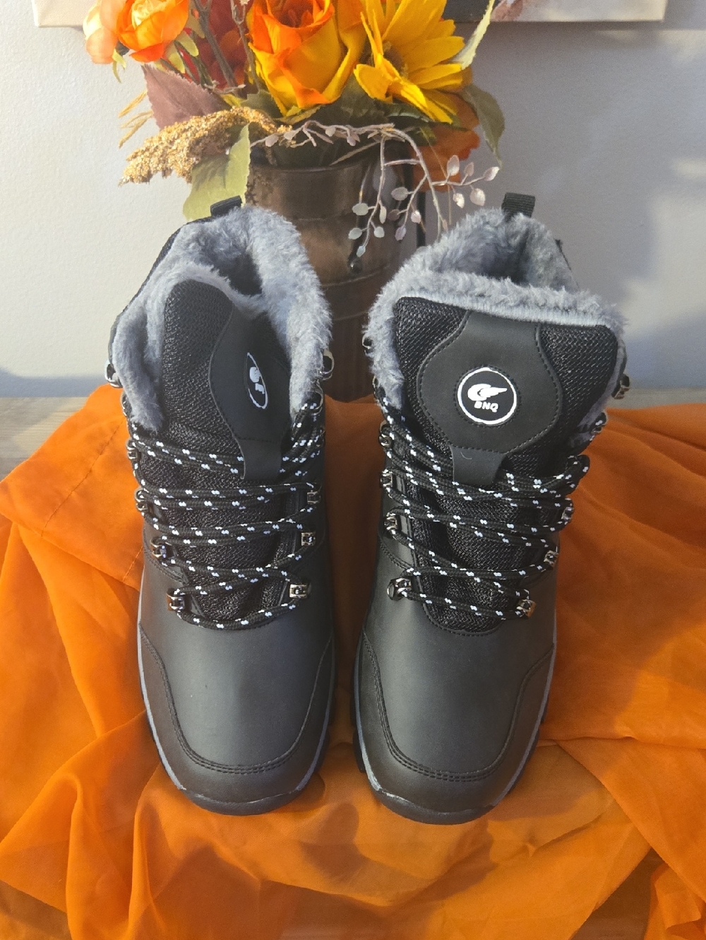 Women's Black Insulated Winter Boots with Faux Fur Collar
